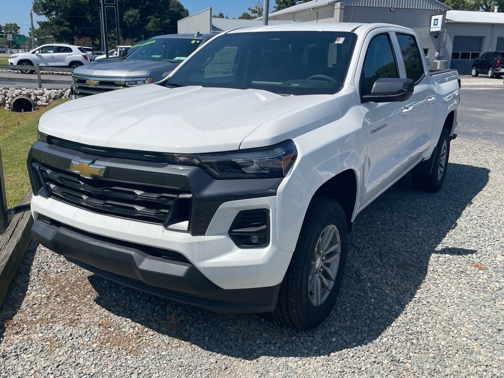 2025 Chevrolet Colorado WT/LT