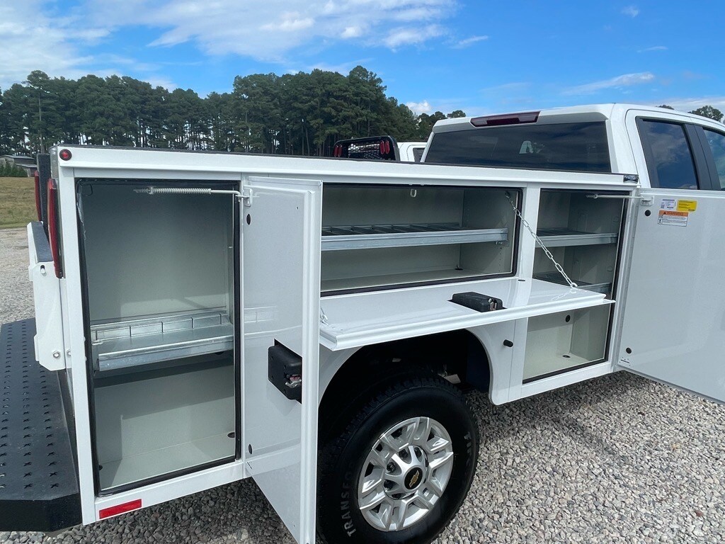 2025 Chevrolet Silverado 2500HD photo 3