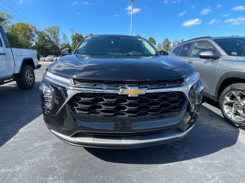 Used 2024 Chevrolet Trax LT LT Crossover