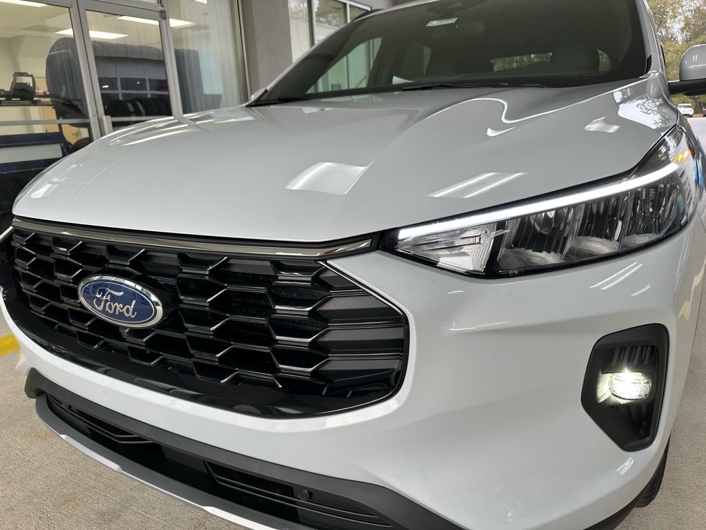 2026 Ford Escape ST-Line Select's photo