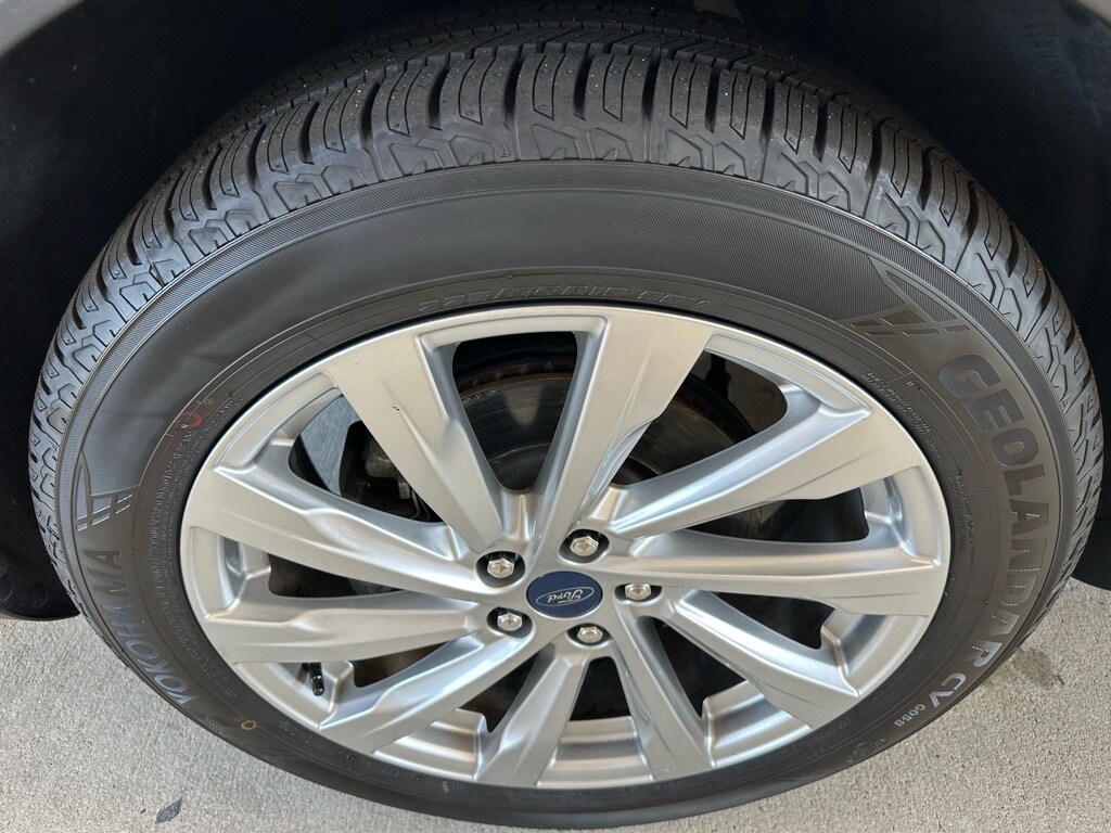 2021 Ford Escape Titanium photo 3