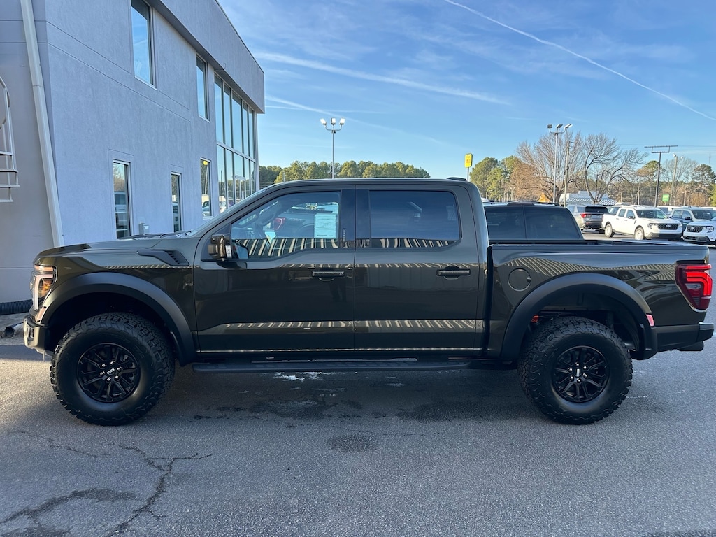 New 2026 Ford F-150 Raptor 4x4 Raptor SuperCrew 5.5 ft. SB