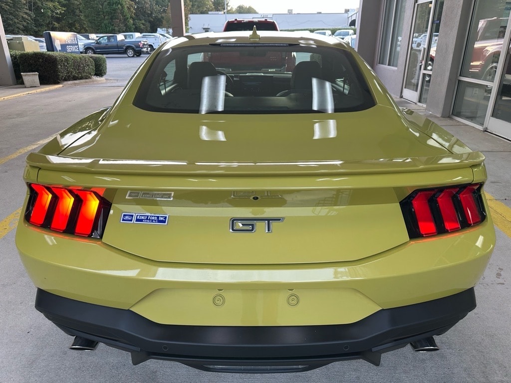 2025 Ford Mustang GT Fastback - Photo 12