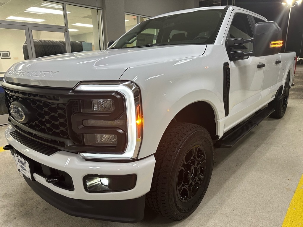 New 2026 Ford F-250 Super Duty XL 4x4 XL Crew Cab 6.8 ft. SB Pickup