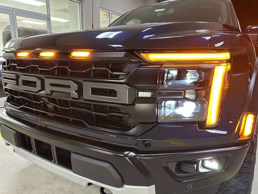 2025 Ford F-150 Raptor's photo