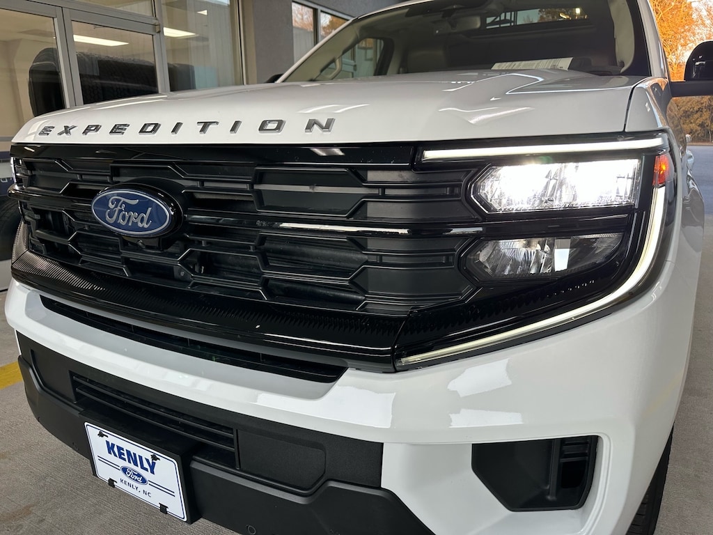 Certified 2025 Ford Expedition Active 4x2 Active SUV