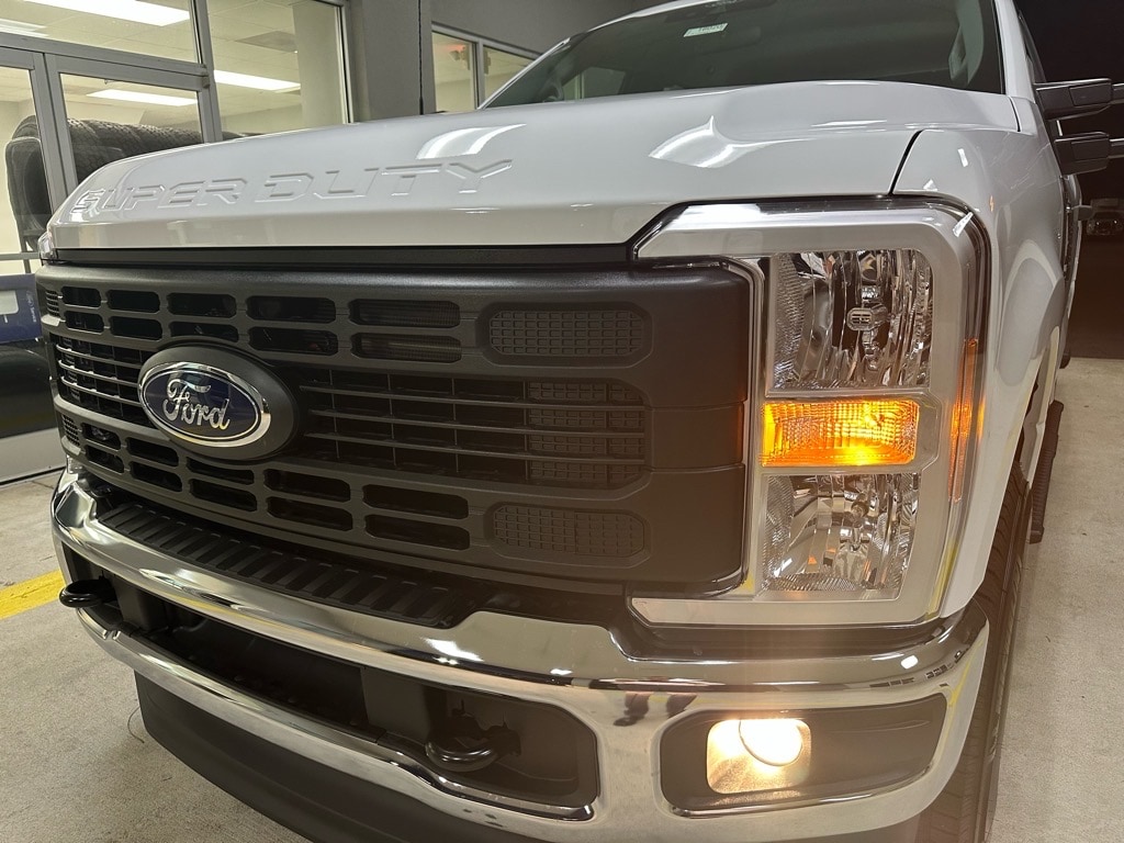 2026 Ford F-250 Super Duty XL's photo