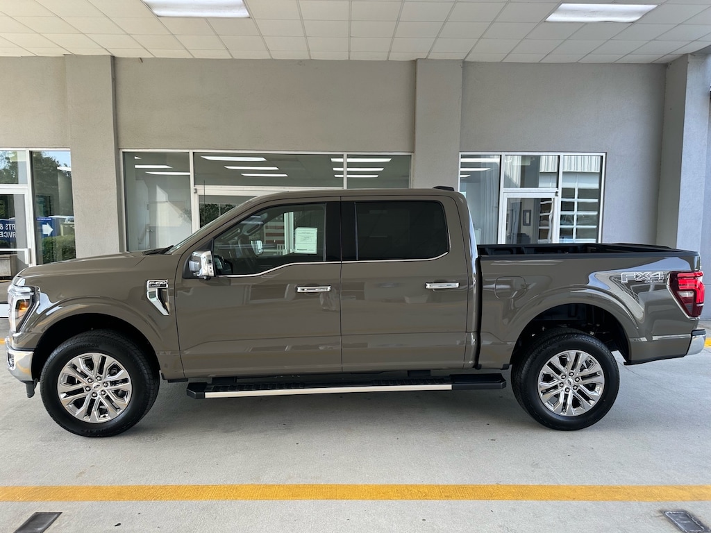 New 2026 Ford F-150 Lariat 4x4 Lariat SuperCrew 5.5 ft. SB