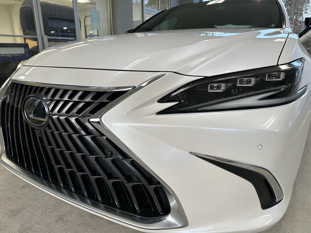 2024 Lexus ES 350 Ultra Luxury's photo