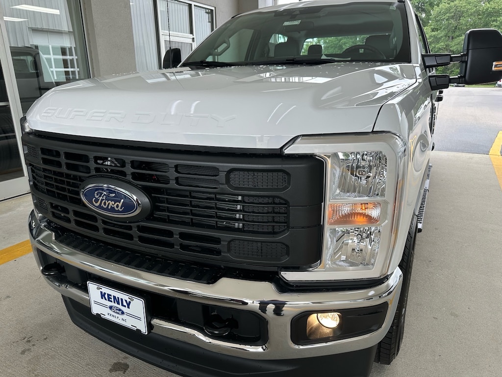 New 2026 Ford F-250 Super Duty XL 4x4 XL Crew Cab 8 ft. LB Pickup