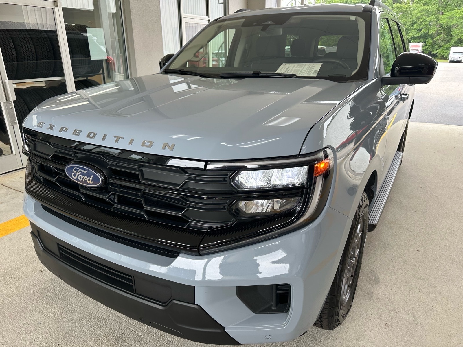2025 Ford Expedition Active's photo