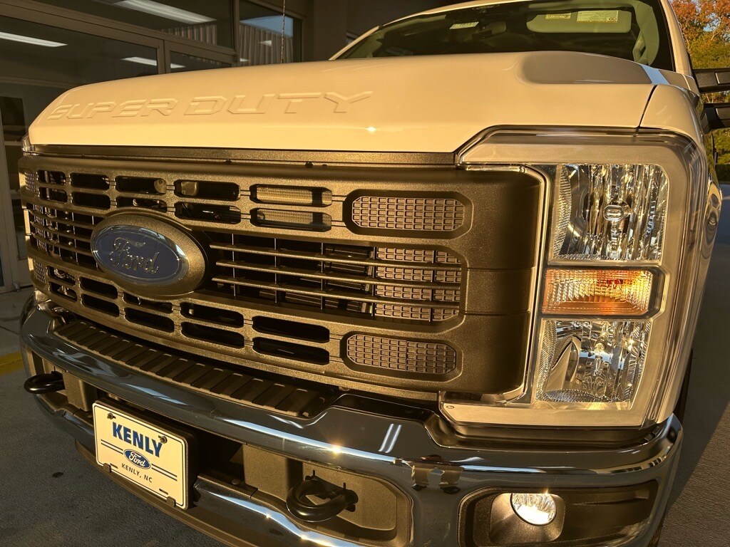 New 2026 Ford F-350 Super Duty XL 4x2 XL Crew Cab 8 ft. LB SRW Pickup