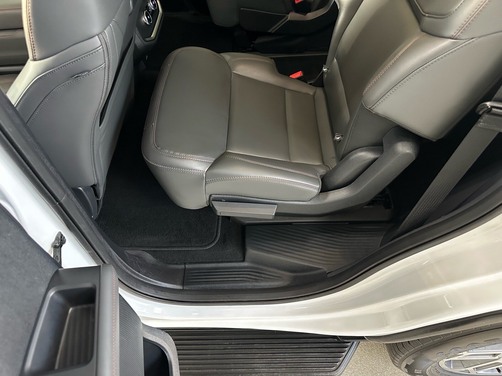 2025 Ford Expedition Active - Photo 25