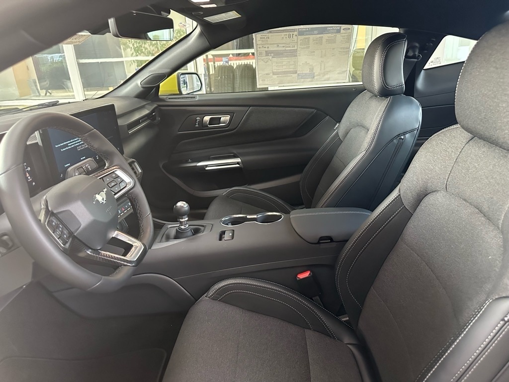 2025 Ford Mustang GT Fastback - Photo 19