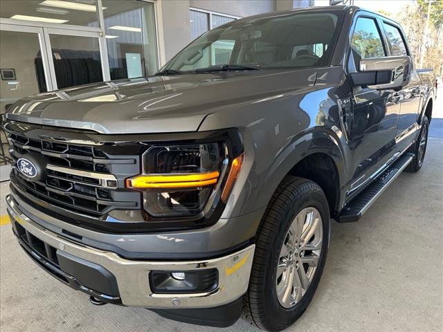 2025 Ford F-150 XLT photo 2