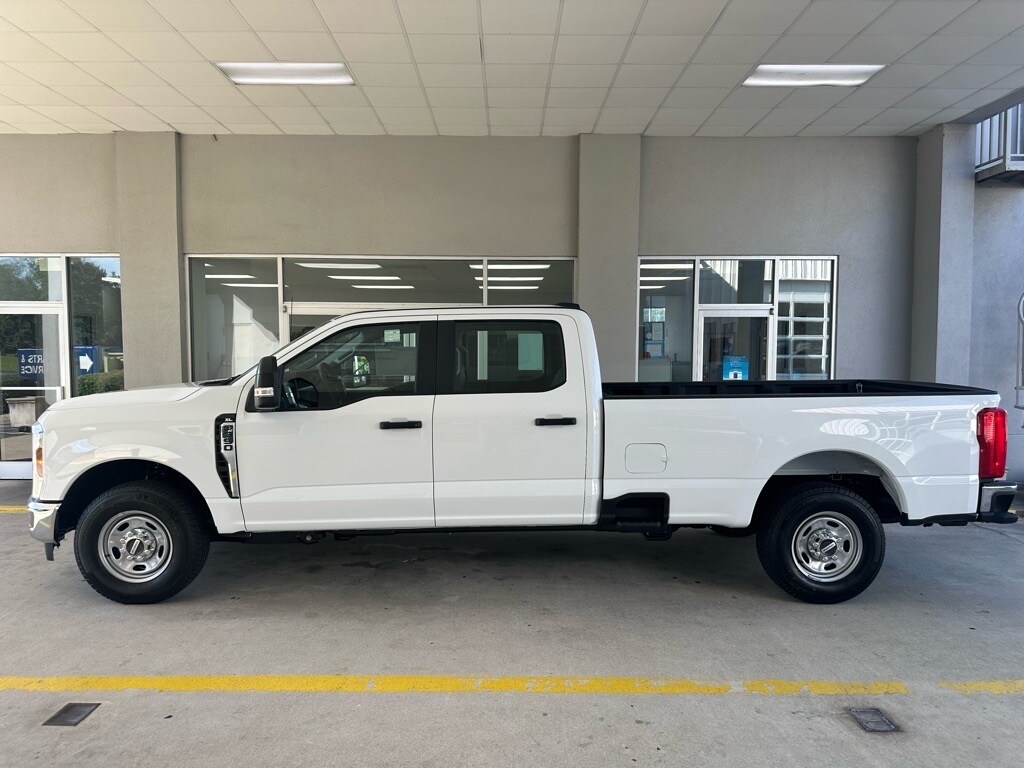 2025 Ford F-350 XL photo 3