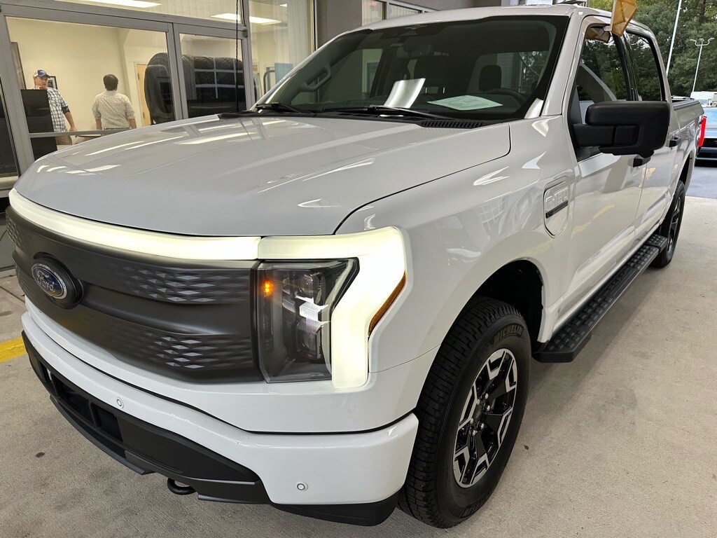 Certified 2023 Ford F-150 Lightning XLT AWD XLT SuperCrew 5.5 ft. SB