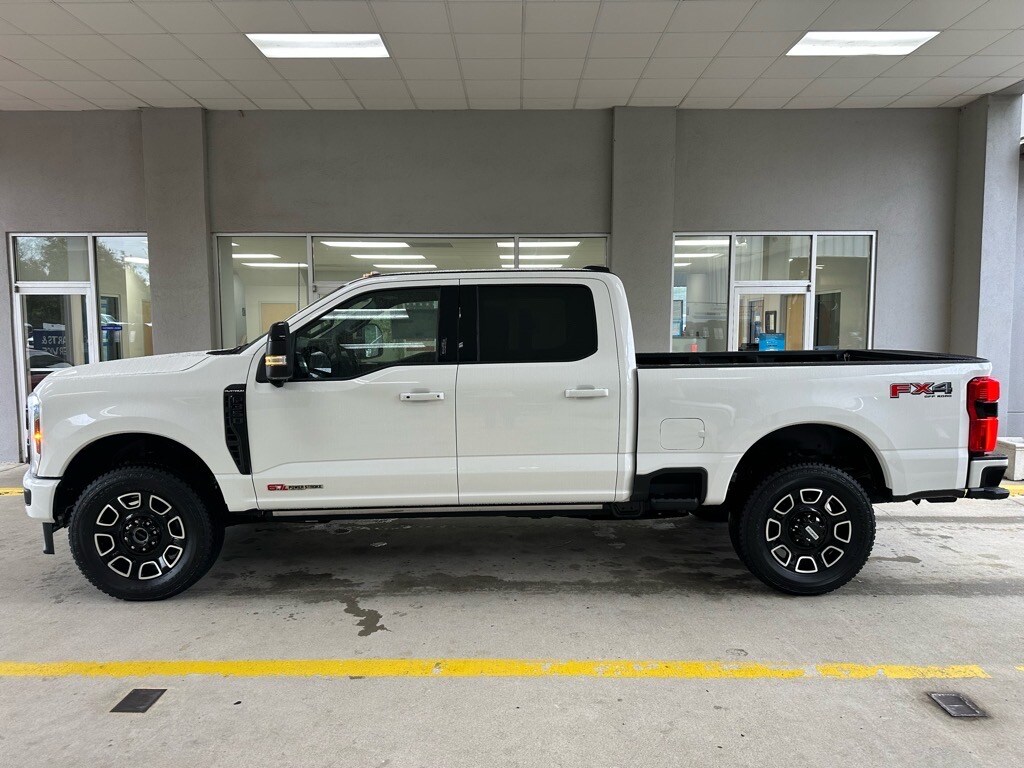 2026 Ford F-350 Platinum photo 3