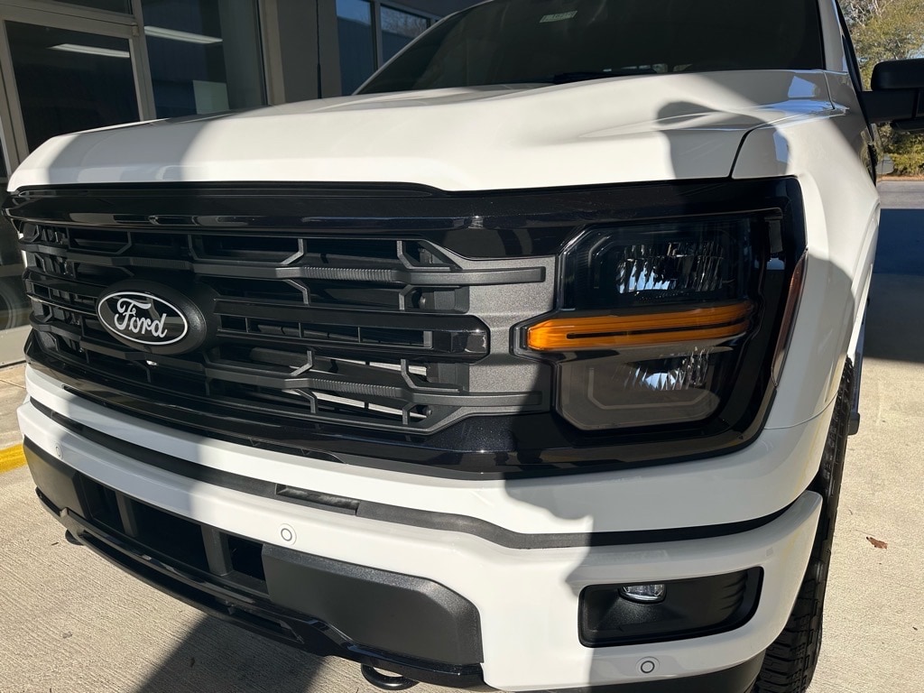 New 2025 Ford F-150 XLT 4x4 XLT SuperCrew 5.5 ft. SB