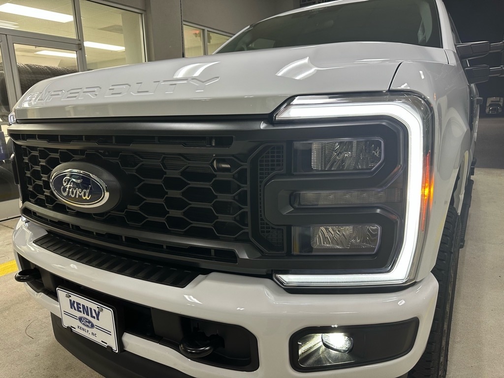 New 2026 Ford F-250 Super Duty XL 4x4 XL Crew Cab 6.8 ft. SB Pickup