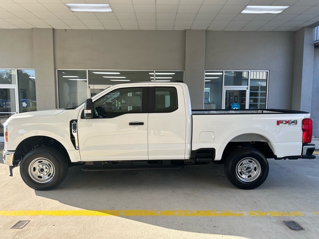 2026 Ford F-250 XL photo 2