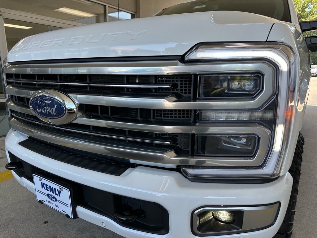New 2026 Ford F-250 Super Duty Platinum 4x4 Platinum Crew Cab 6.8 ft. SB Pickup