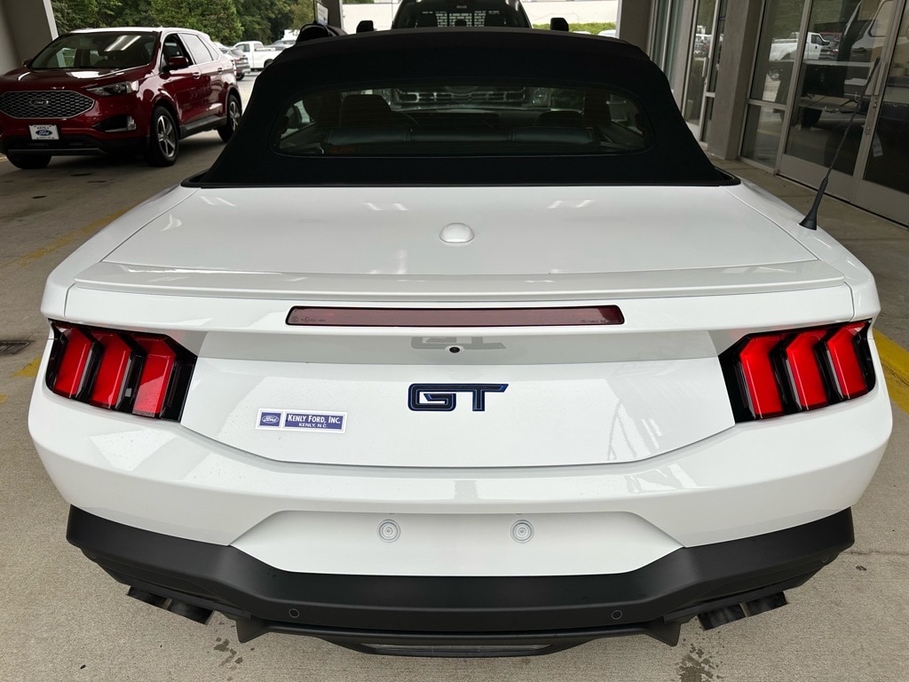 2025 Ford Mustang GT Premium Convertible - Photo 11