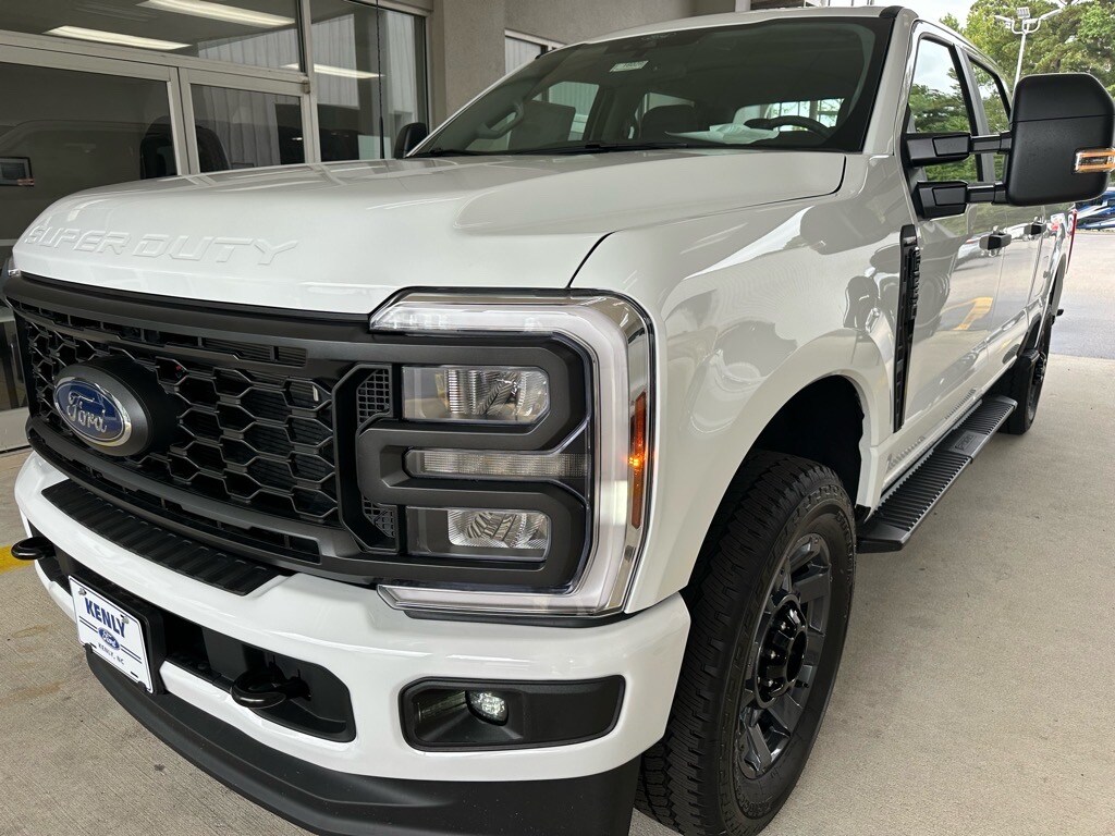 New 2026 Ford F-250 Super Duty XL 4x4 XL Crew Cab 6.8 ft. SB Pickup