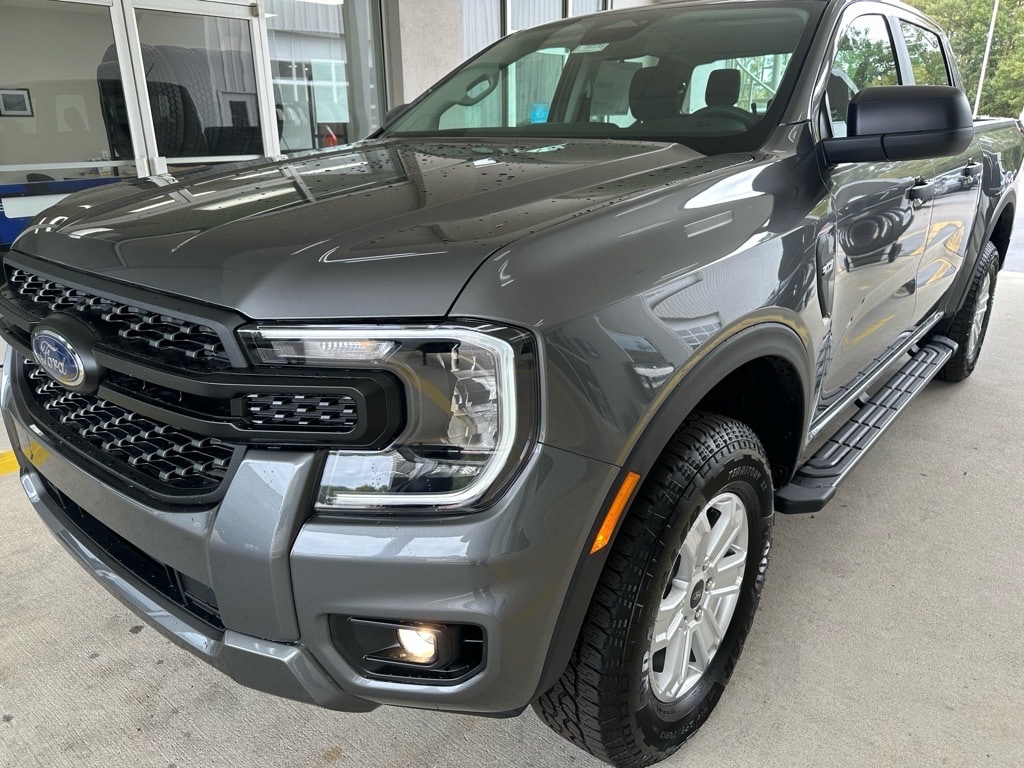 New 2025 Ford Ranger XL 4x4 XL  SuperCrew 5.0 ft. SB