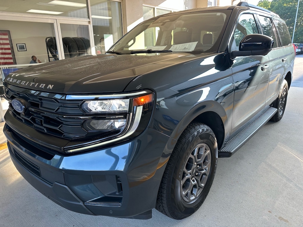 Certified 2025 Ford Expedition Active 4x2 Active SUV