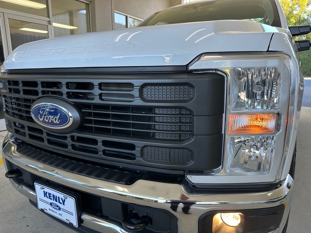 2026 Ford F-250 Super Duty XL's photo