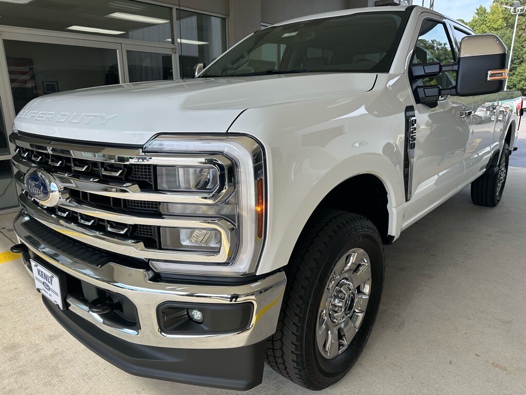 New 2026 Ford F-250 Super Duty Lariat 4x4 Lariat Crew Cab 6.8 ft. SB Pickup