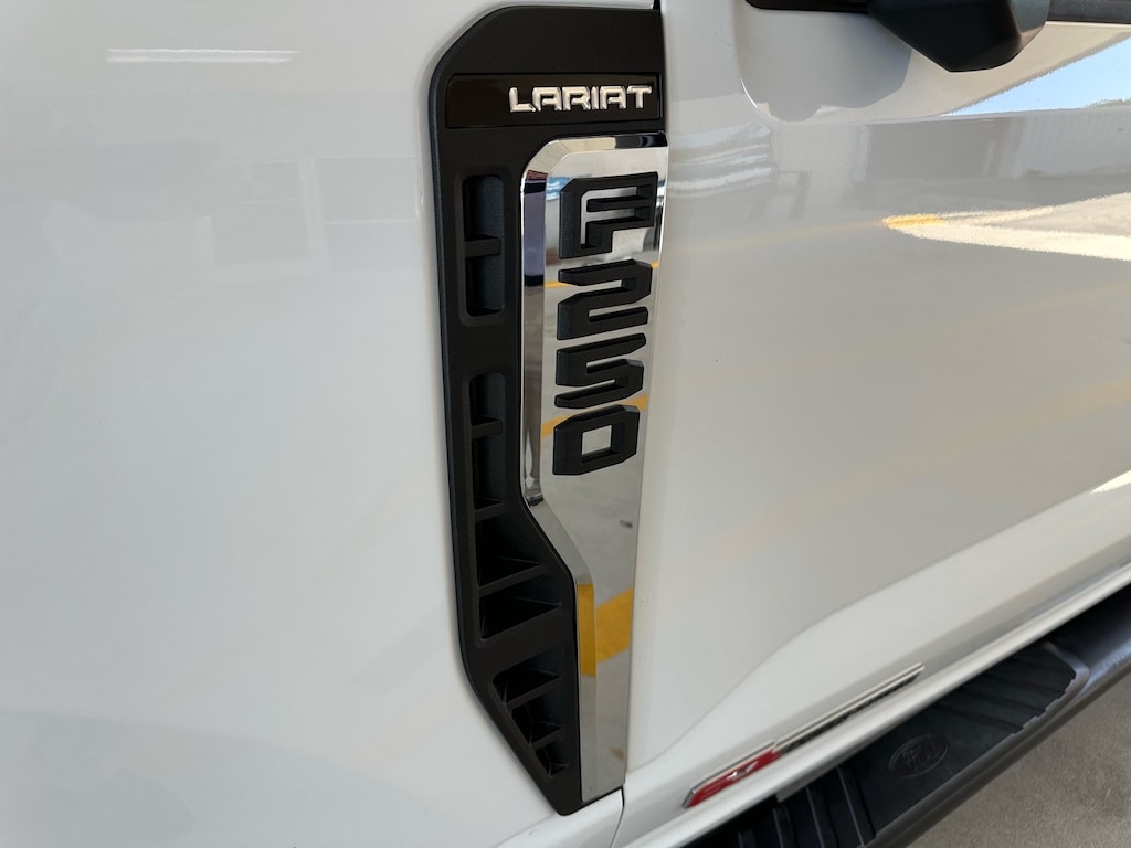 Certified 2024 Ford F-250 Super Duty Lariat 4x4 Lariat Crew Cab 6.8 ft. SB Pickup
