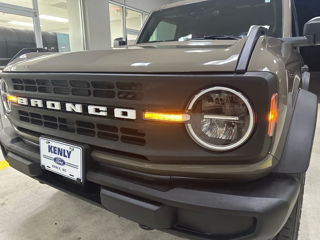 2025 Ford Bronco 4-Door Big Bend's photo