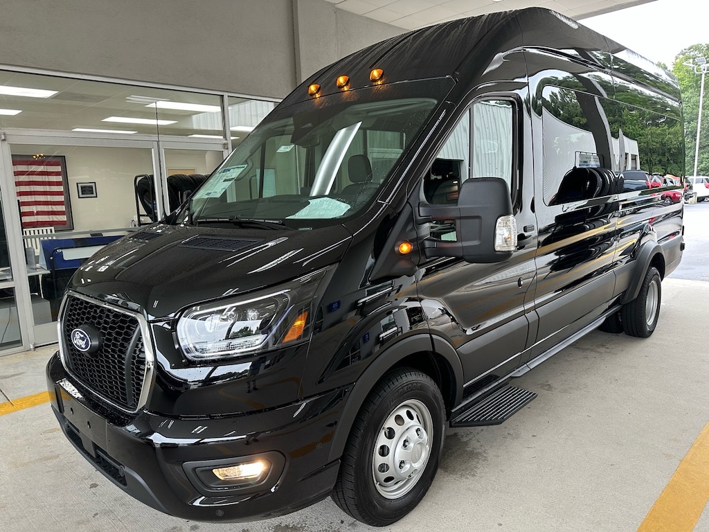 New 2026 Ford Transit AWD 350 HD XLT LWB High Roof DRW Ext Pass Van AWD 350 HD XLT LWB High Roof DRW Ext Pass Van