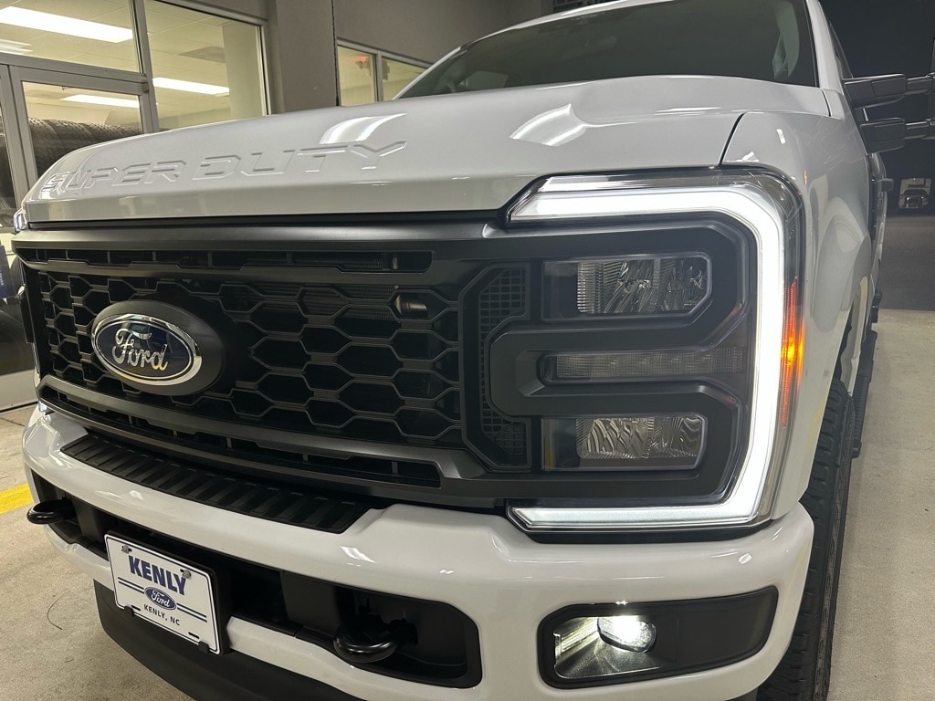 New 2026 Ford F-250 Super Duty XL 4x4 XL Crew Cab 6.8 ft. SB Pickup