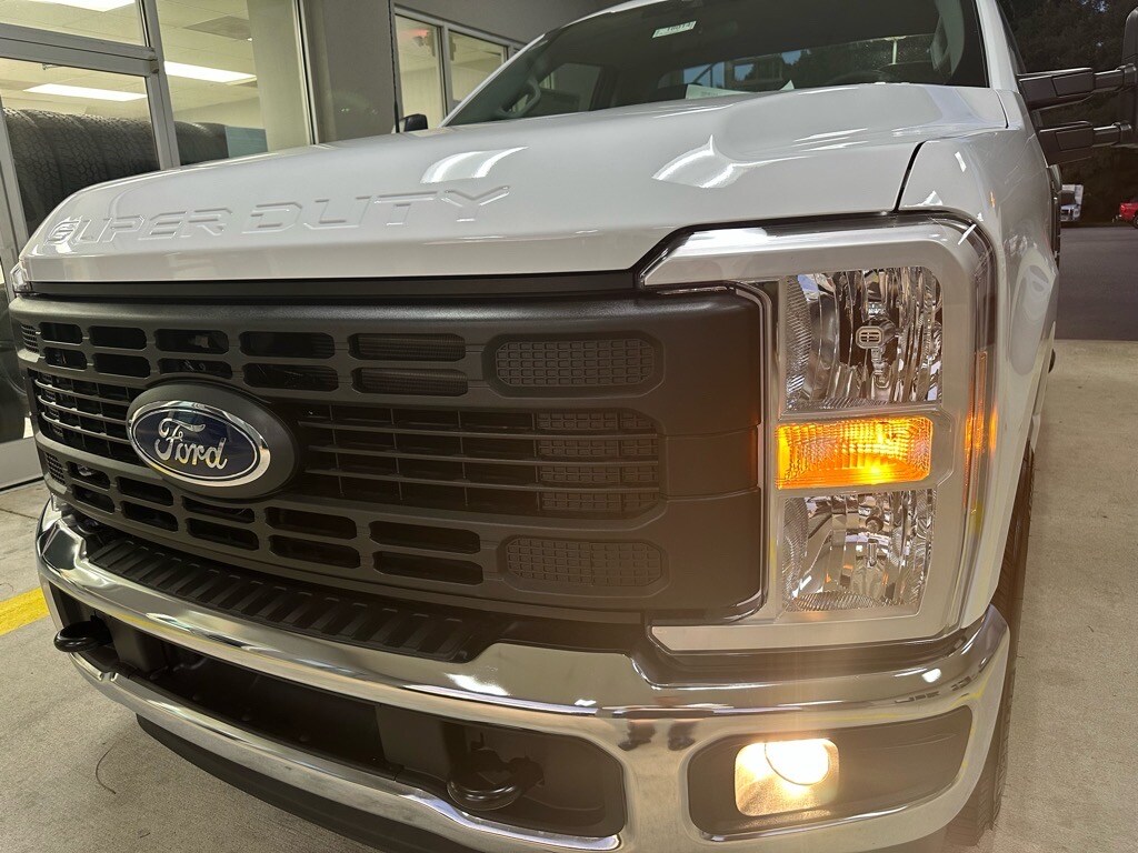 New 2026 Ford F-250 Super Duty XL 4x2 XL Regular Cab 8 ft. LB Pickup