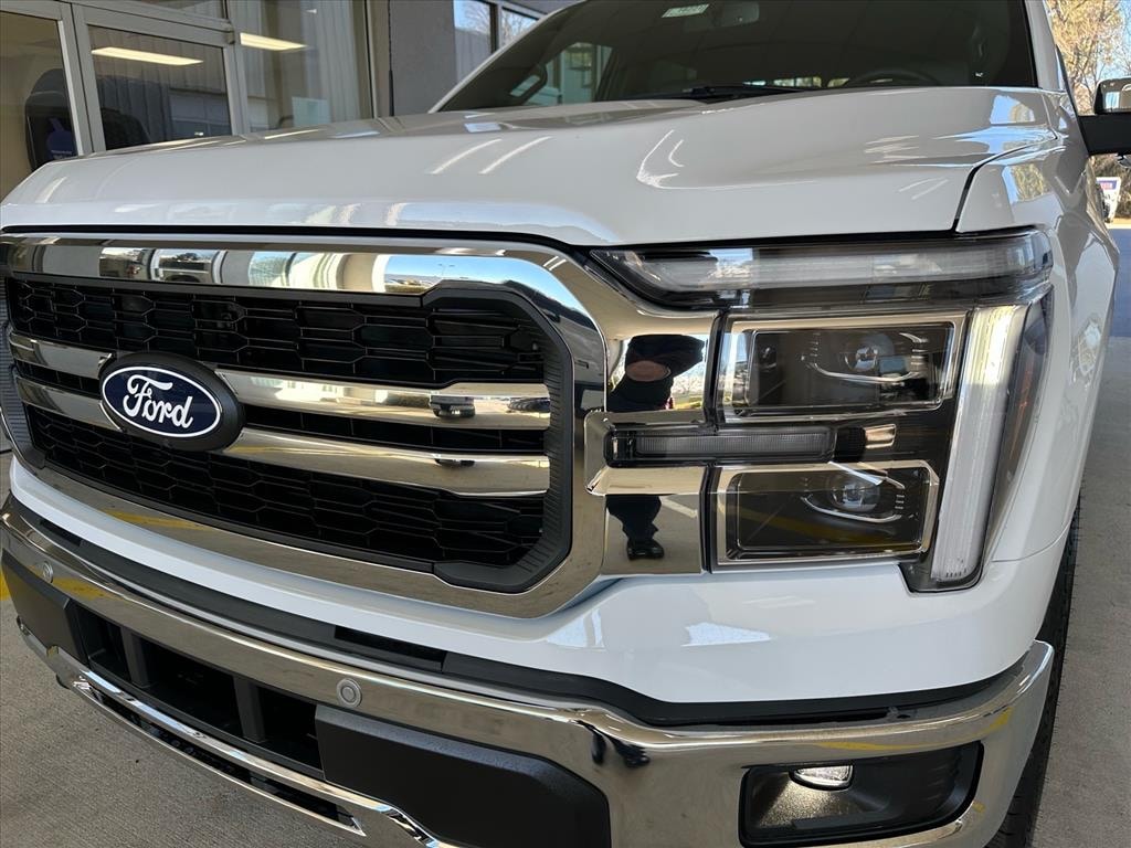 New 2025 Ford F-150 Lariat 4x4 Lariat SuperCrew 5.5 ft. SB