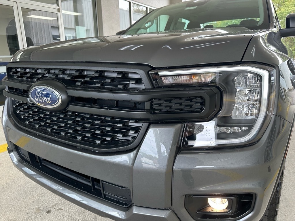 New 2025 Ford Ranger XL 4x4 XL  SuperCrew 5.0 ft. SB