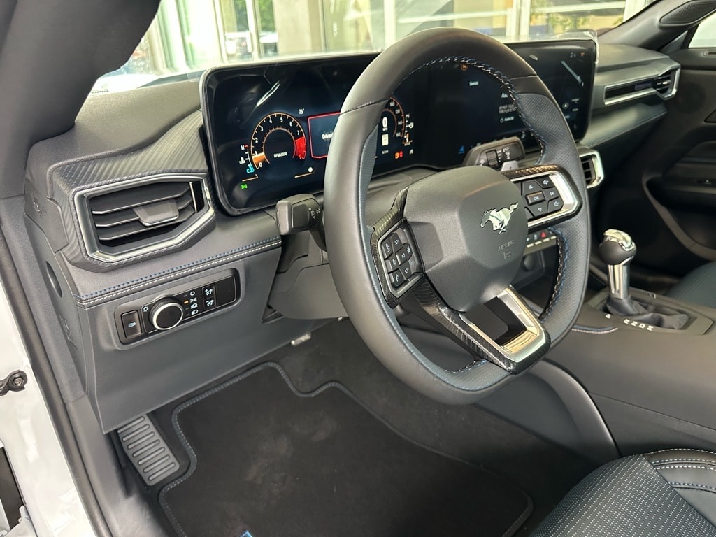 2025 Ford Mustang GT Premium Convertible - Photo 19