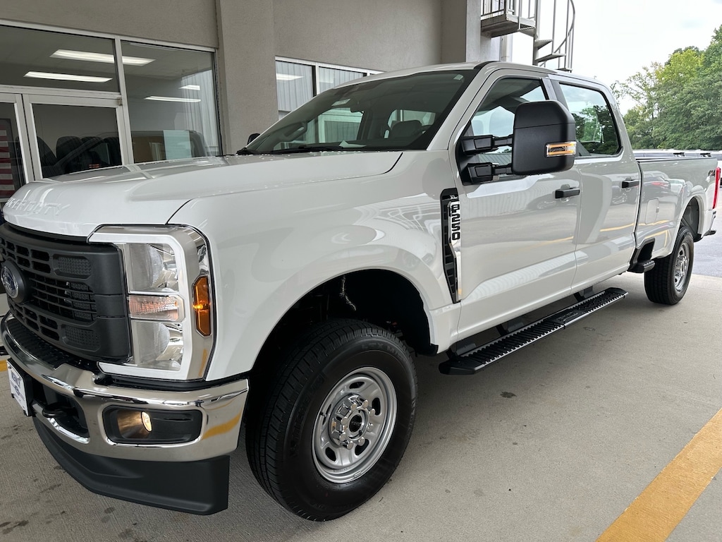 New 2026 Ford F-250 Super Duty XL 4x4 XL Crew Cab 8 ft. LB Pickup