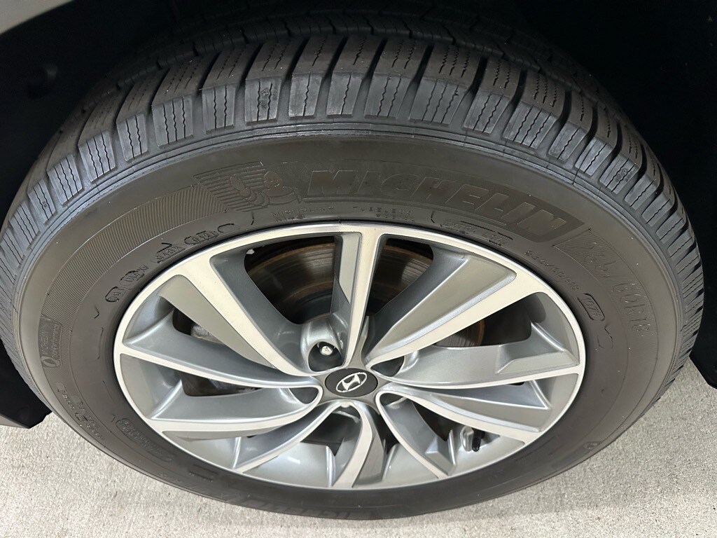 2019 Hyundai Santa Fe Ultimate photo 3