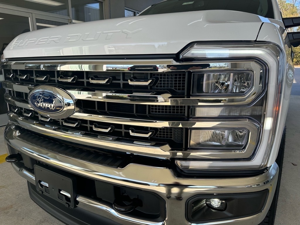 New 2026 Ford F-250 Super Duty Lariat 4x4 Lariat Crew Cab 6.8 ft. SB Pickup