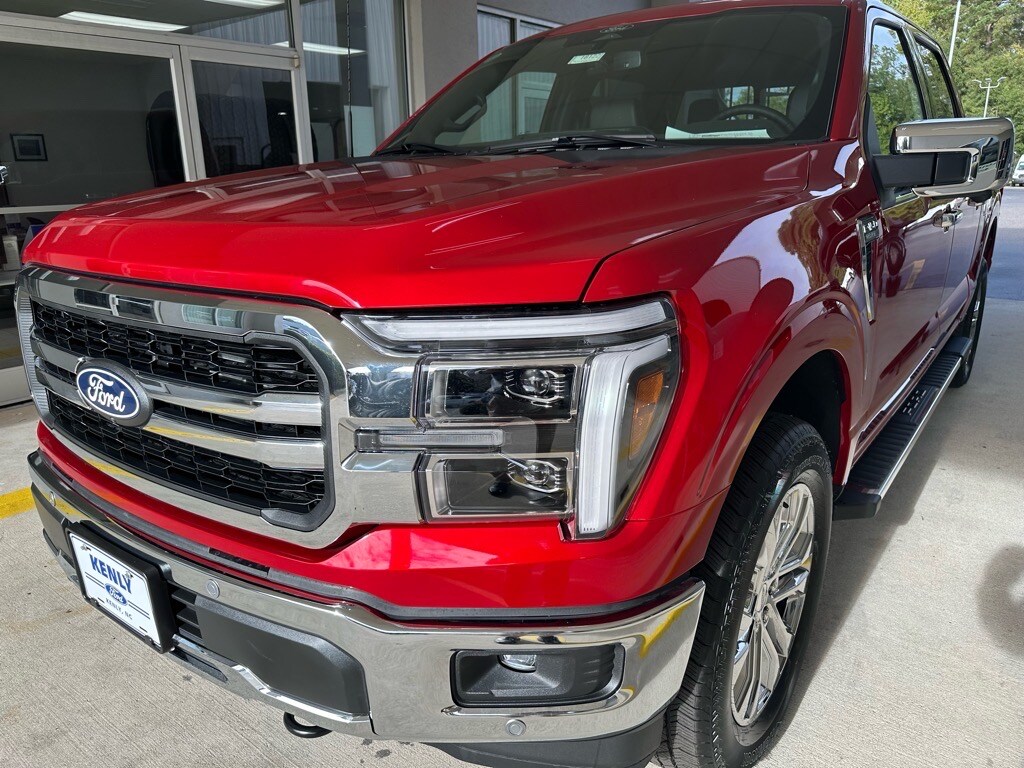 2025 Ford F-150 Lariat photo 2
