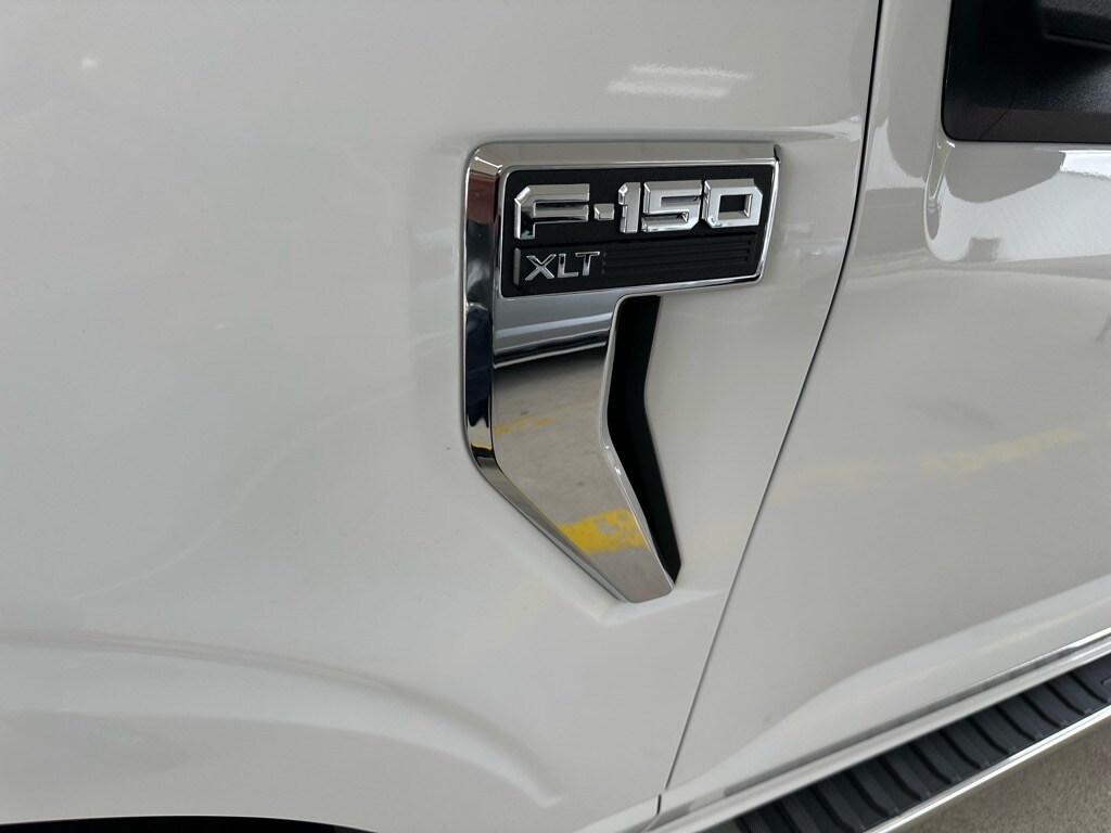 2025 Ford F-150 XLT photo 3