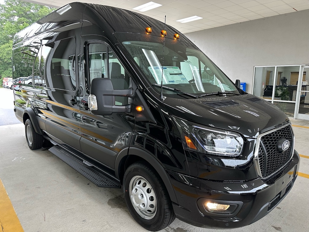 New 2026 Ford Transit AWD 350 HD XLT LWB High Roof DRW Ext Pass Van AWD 350 HD XLT LWB High Roof DRW Ext Pass Van