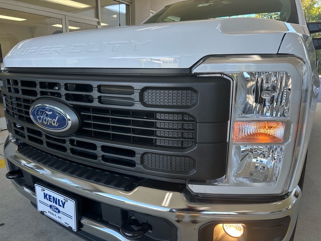 2026 Ford F-250 Super Duty XL's photo