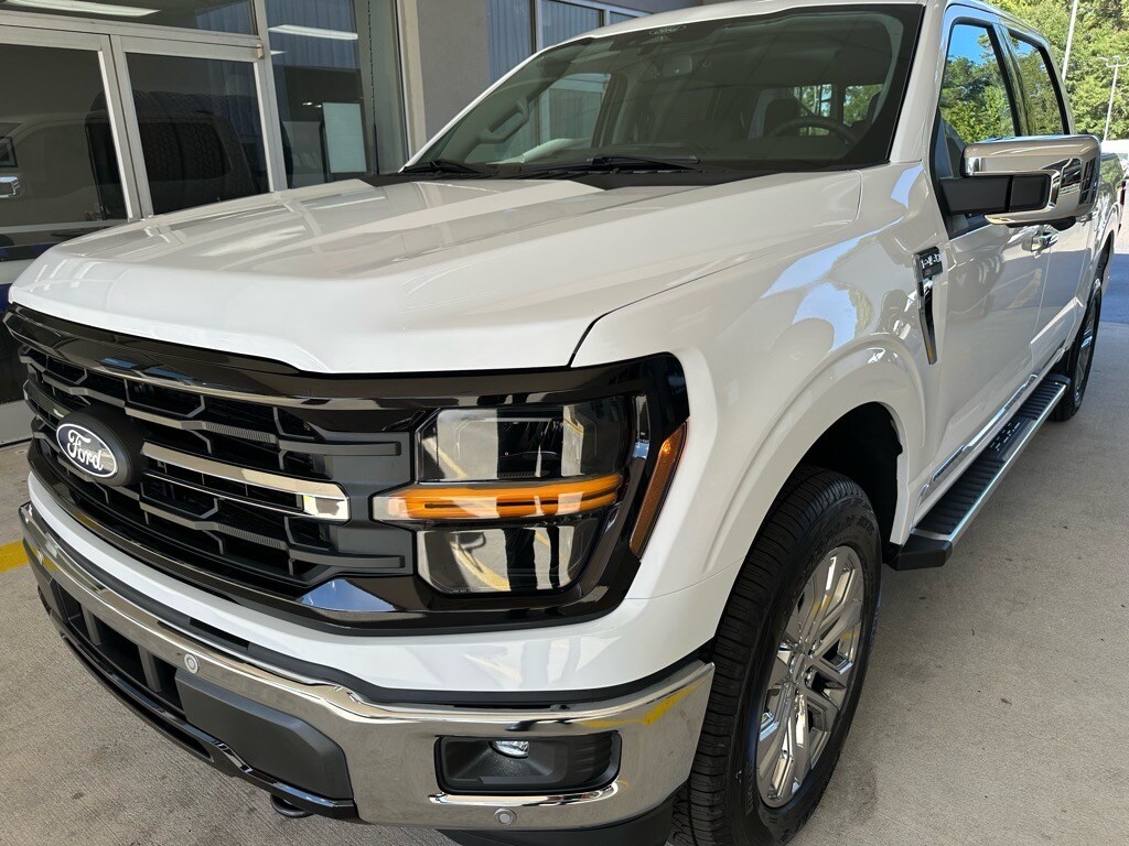 2025 Ford F-150 XLT photo 2