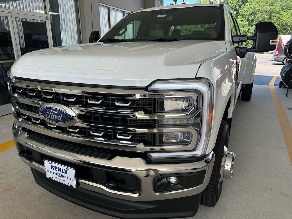 New 2026 Ford F-350 Super Duty Lariat 4x4 Lariat Crew Cab 8 ft. LB DRW Pickup
