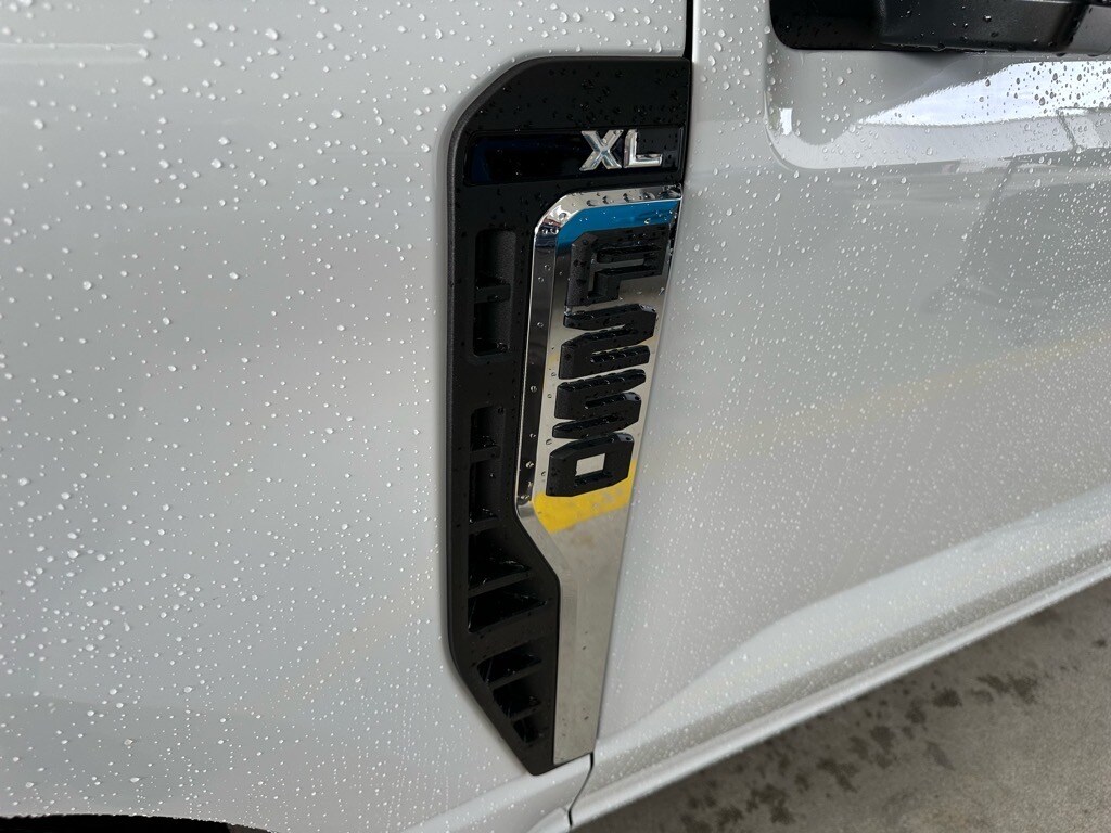 2025 Ford F-250 XL photo 2